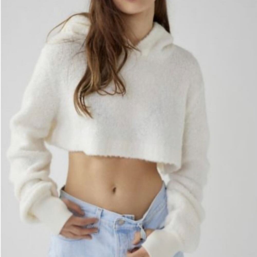 Urban Outfitters Kelsey Cropped Hooded Sweater White Fuzzy Cozy Loungewear XS